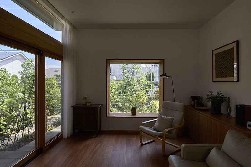 景色を切り取る大きな出窓