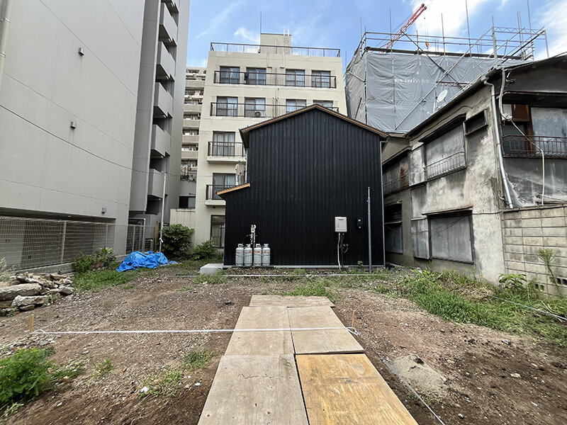 既存建物の改修と新築の配置2